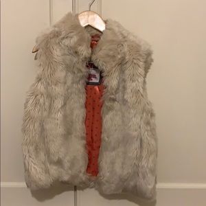 Mini Boden girls faux fur vest